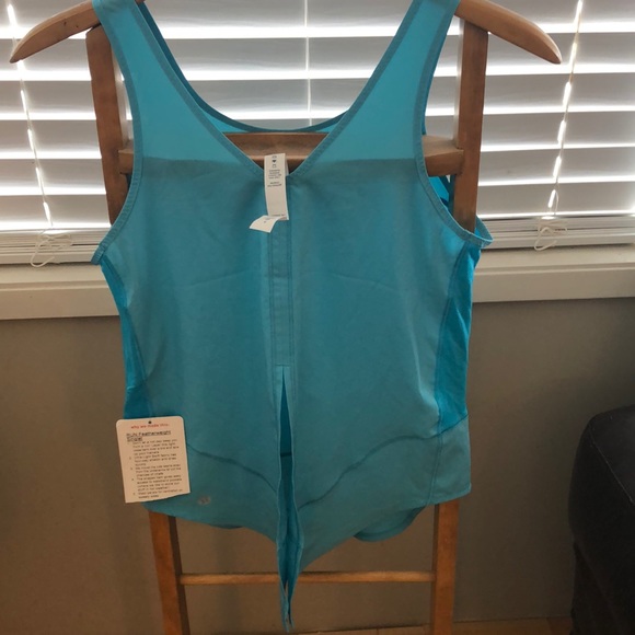 Lululemon run featherweight singlet size 4 - Picture 4 of 6